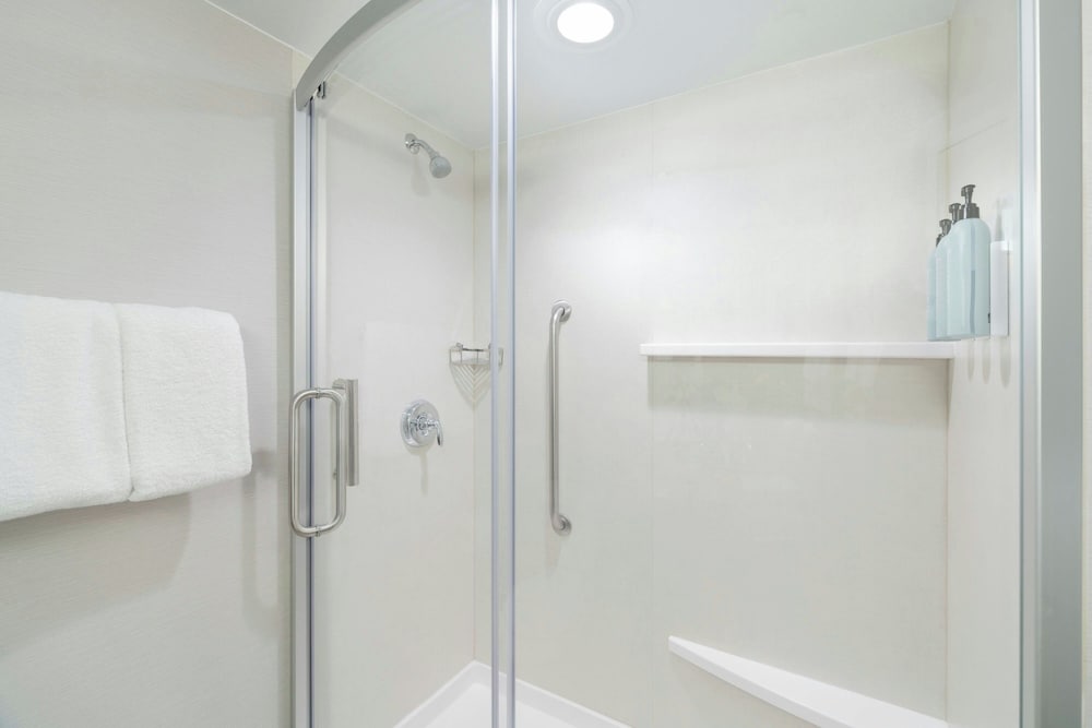 Courtyard by Marriott Providence Lincoln - photo 25