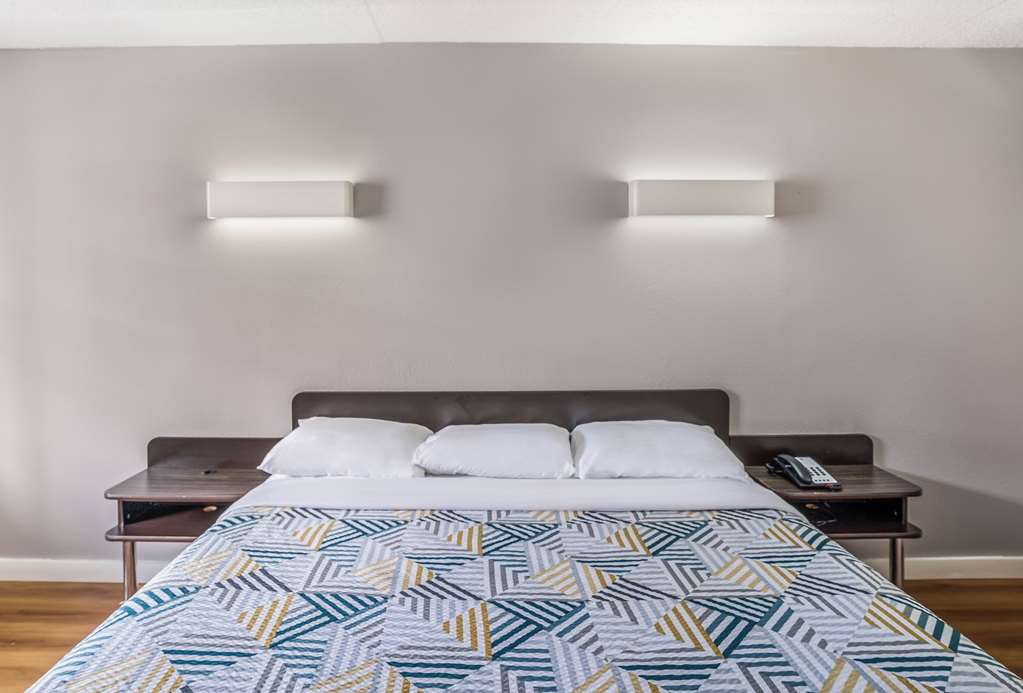 Motel 6 Dallas TX Market Center - photo 25