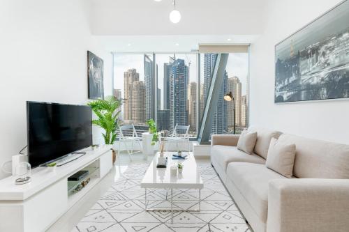 Gala Guests Silverene Tower Marina Living Apartments — 4-Star Luxury Hotel in Dubai, United Arab Emirates