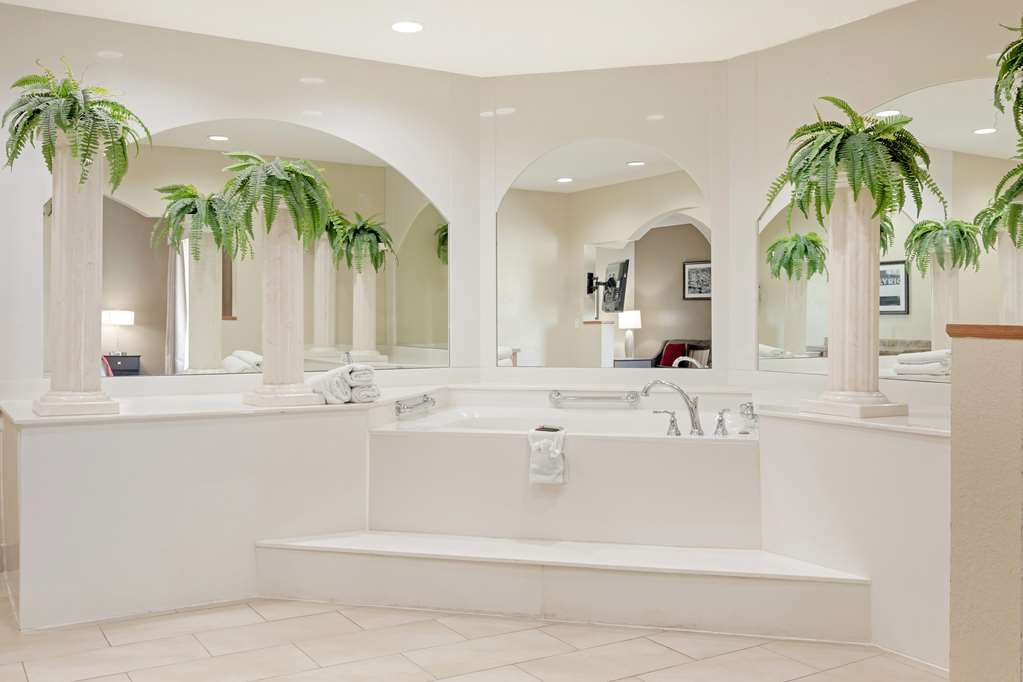 Best Western Plus Bradbury Inn & Suites - photo 19