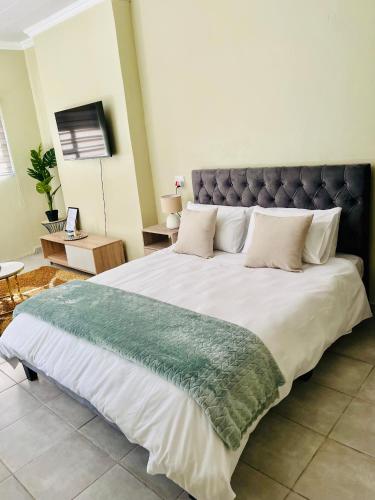 The Corner Nest — 4-Star Luxury Hotel in Roodepoort, South Africa