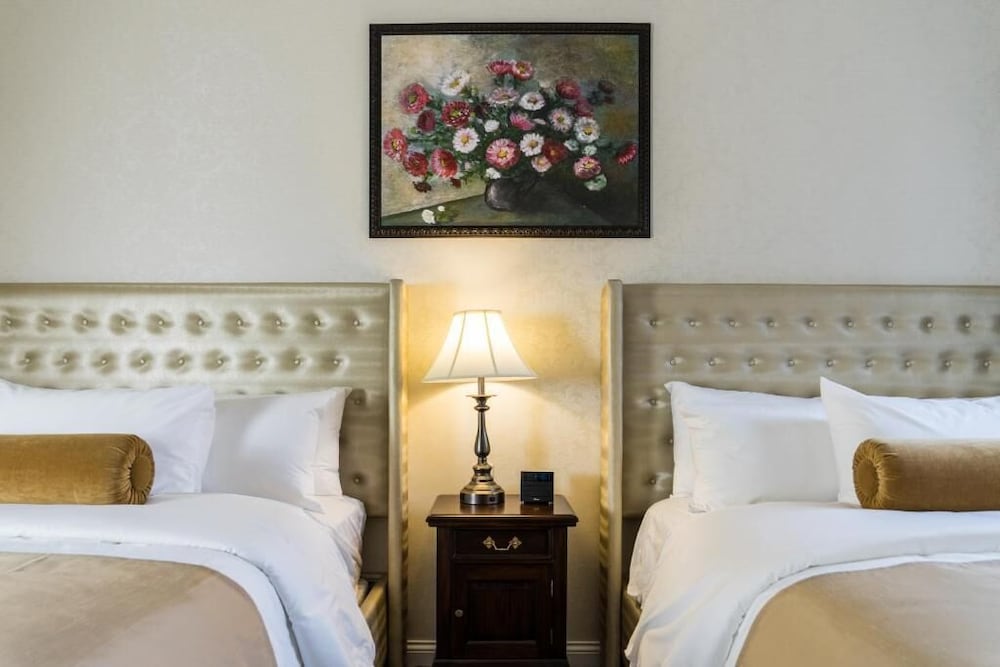 The Mount Vernon Grand Hotel - photo 13