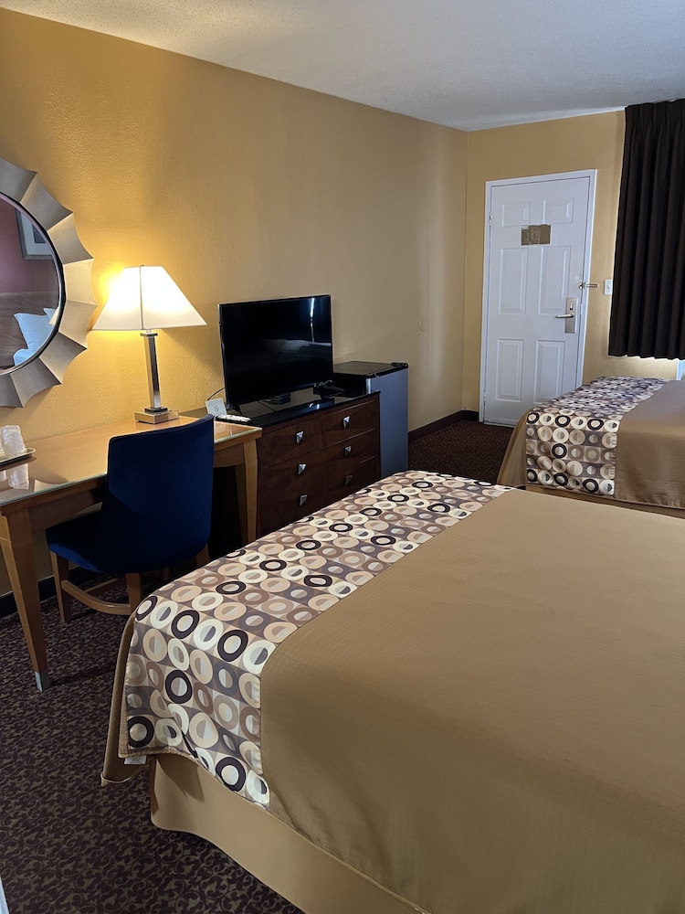 Executive Inn Schenectady - photo 7