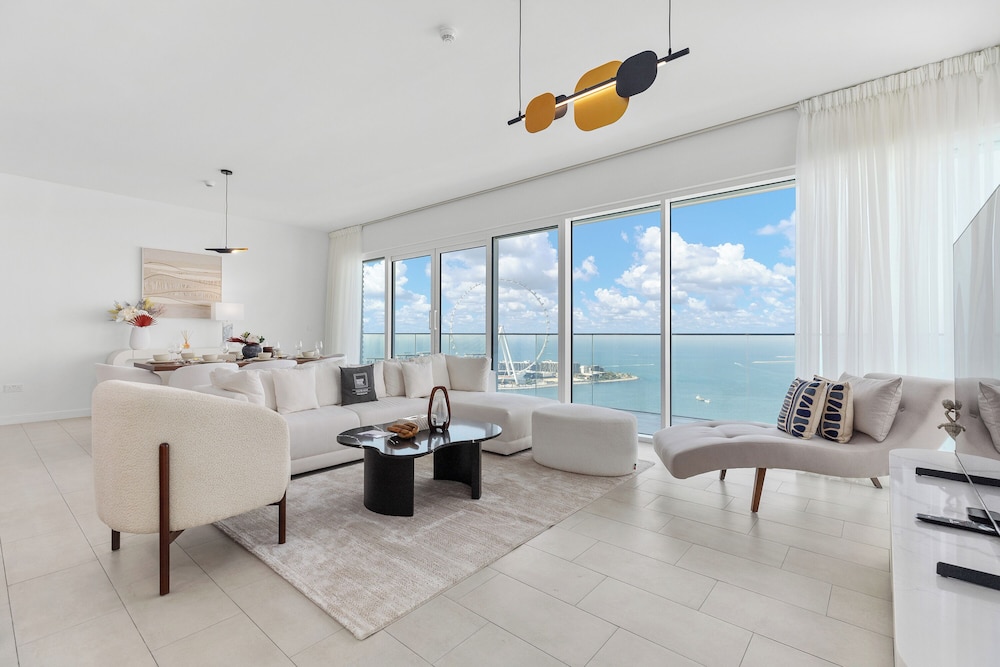 Maison Privee Upscale Apt w Open Sea and Bluewaters Vws in JBR — 4-Star Luxury Hotel in Dubai, United Arab Emirates