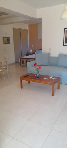 Lena’s fresh studio near the airport with seaview — Artemida — photo 3