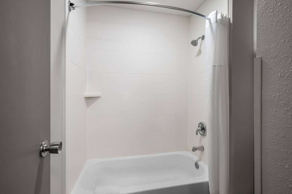 La Quinta Inn by Wyndham Indianapolis Airport Executive Dr - photo 21
