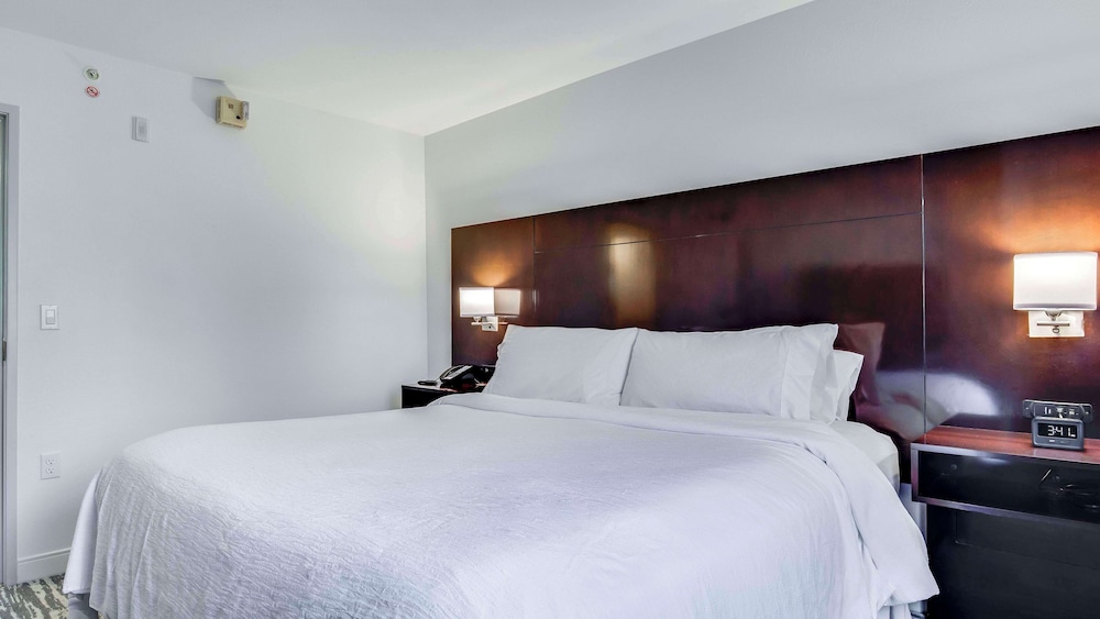 Embassy Suites Louisville East - photo 48