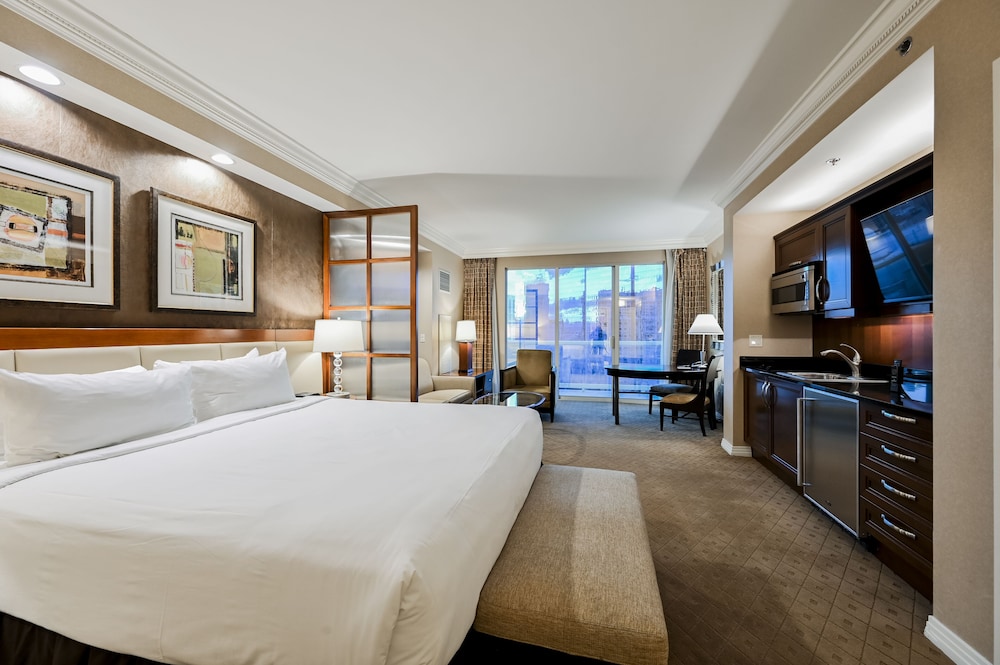 StripViewSuites at Signature - photo 16
