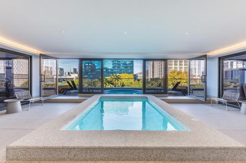Centrally located Studio with Pool at Zeeland Pier 710