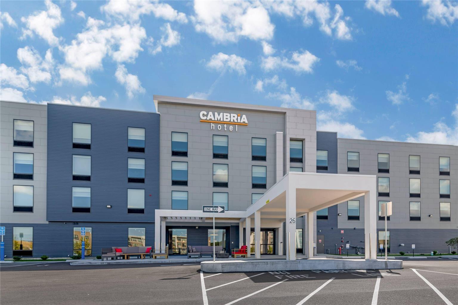 Cambria Hotel & Suites Plymouth - photo 3