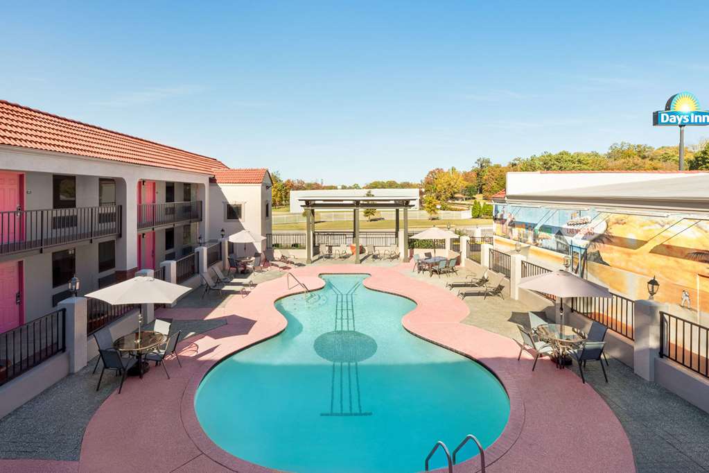Days Inn by Wyndham Memphis at Graceland - photo 14