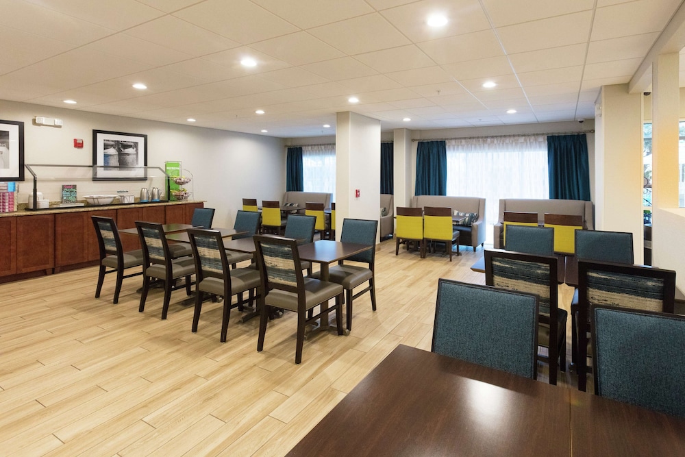 Hampton Inn St. Augustine Beach - photo 41
