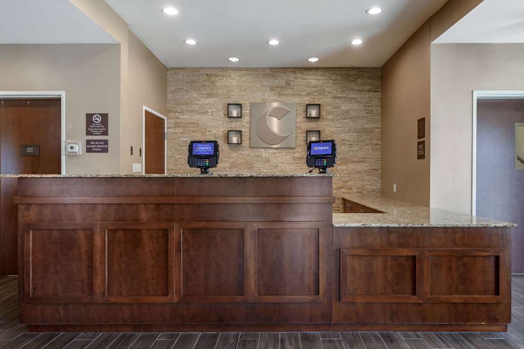 Comfort Inn & Suites Avera Southwest - photo 2