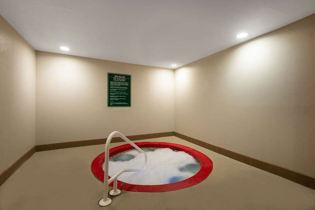 La Quinta Inn & Suites by Wyndham Harrisburg Hershey - photo 8