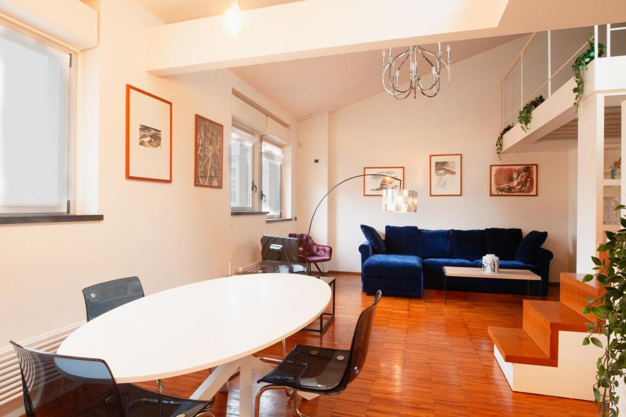 Navigli Design Apartment with Balcony — 4-Star Luxury Hotel in Milan, Italy