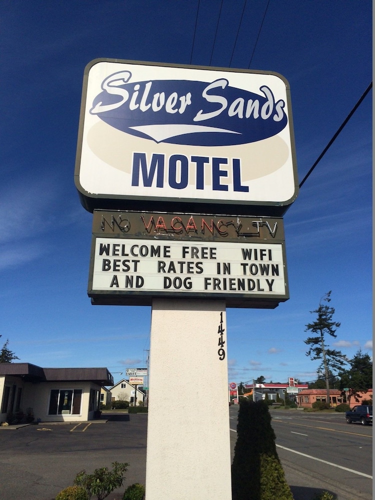 Silver Sands Motel — Florence