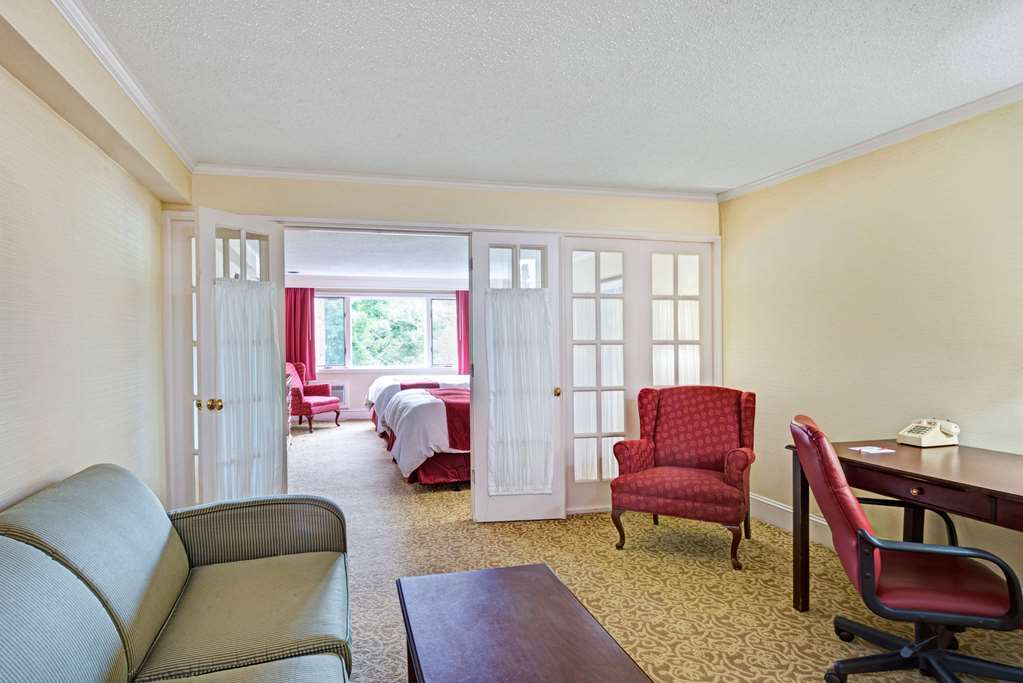 Ramada by Wyndham Seekonk Providence Area - photo 21