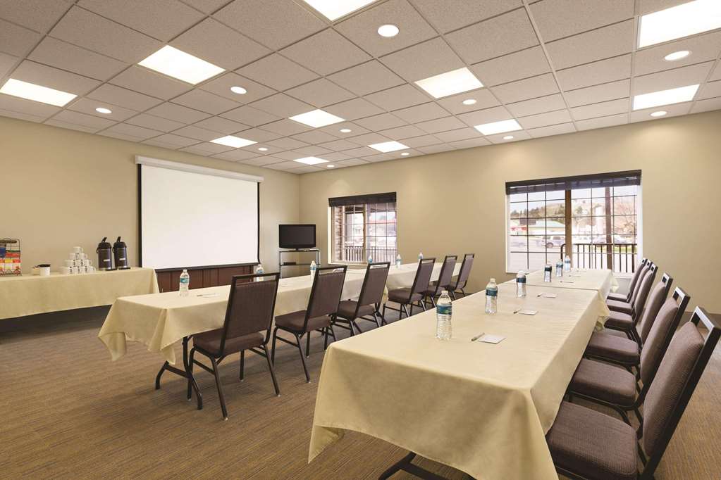 Country Inn & Suites by Radisson Billings MT - photo 17