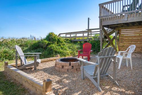 Brigantine by Oak Island Accommodations - photo 2