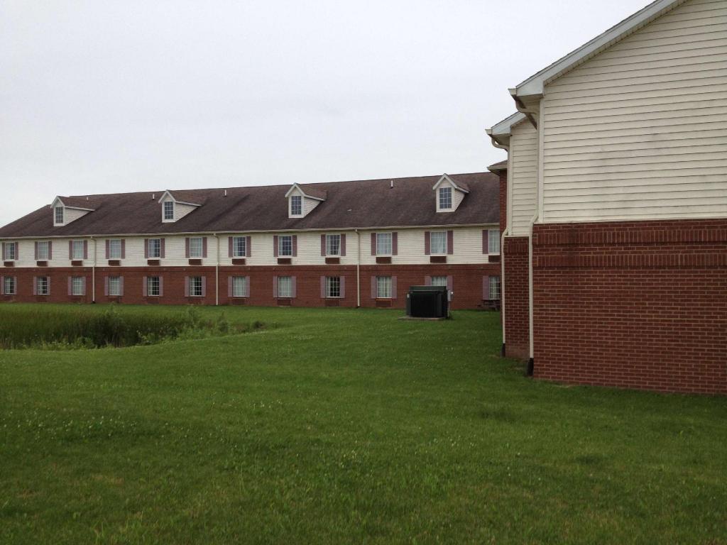 Country Hearth Inn & Suites Willard - photo 15