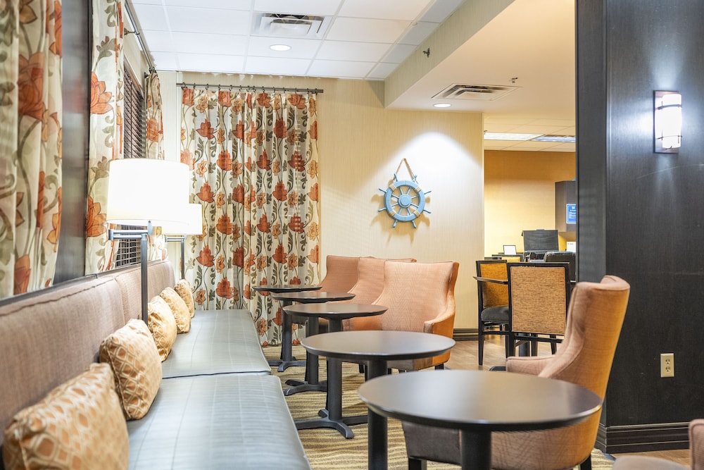 Hampton Inn Spring Hill - photo 7