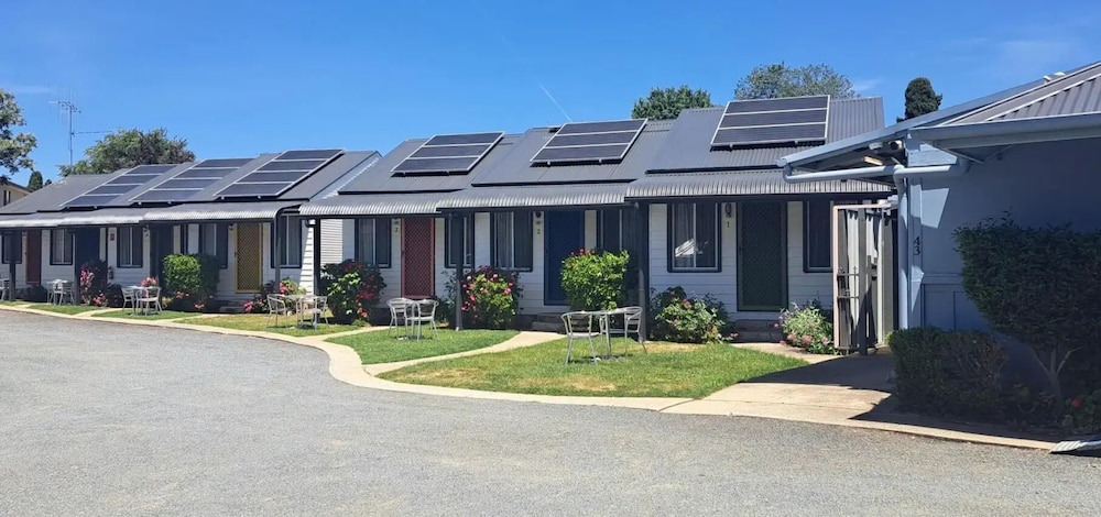 Canberra Avenue Villas