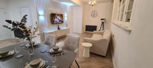 The Old Courthouse — 4-Star Luxury Hotel in Rothesay, United Kingdom