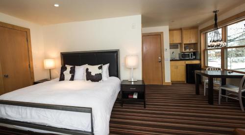Hotel Minturn - photo 8