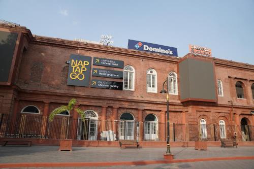 Naptapgo Japanese Pod Hotel Near Golden Temple