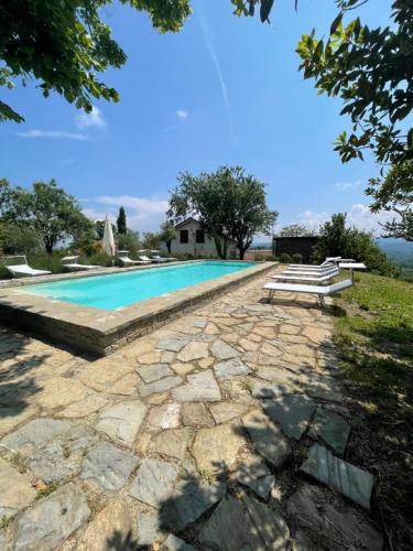 Villa Del Martello Piemonte with pool — 4-Star Luxury Hotel in Cavatore, Italy