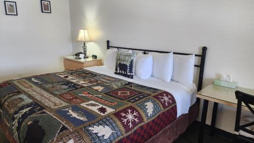 Antlers Inn - photo 7