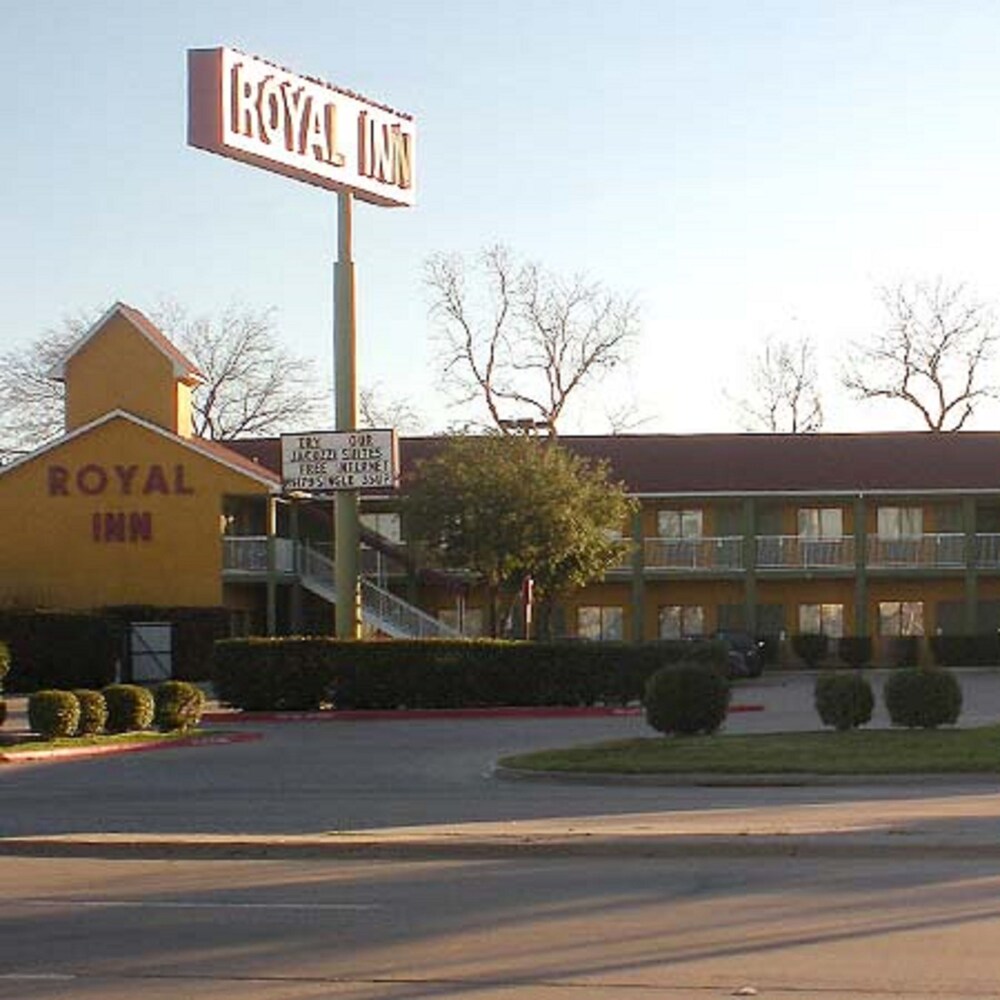 Royal Inn Dallas NW - photo 12