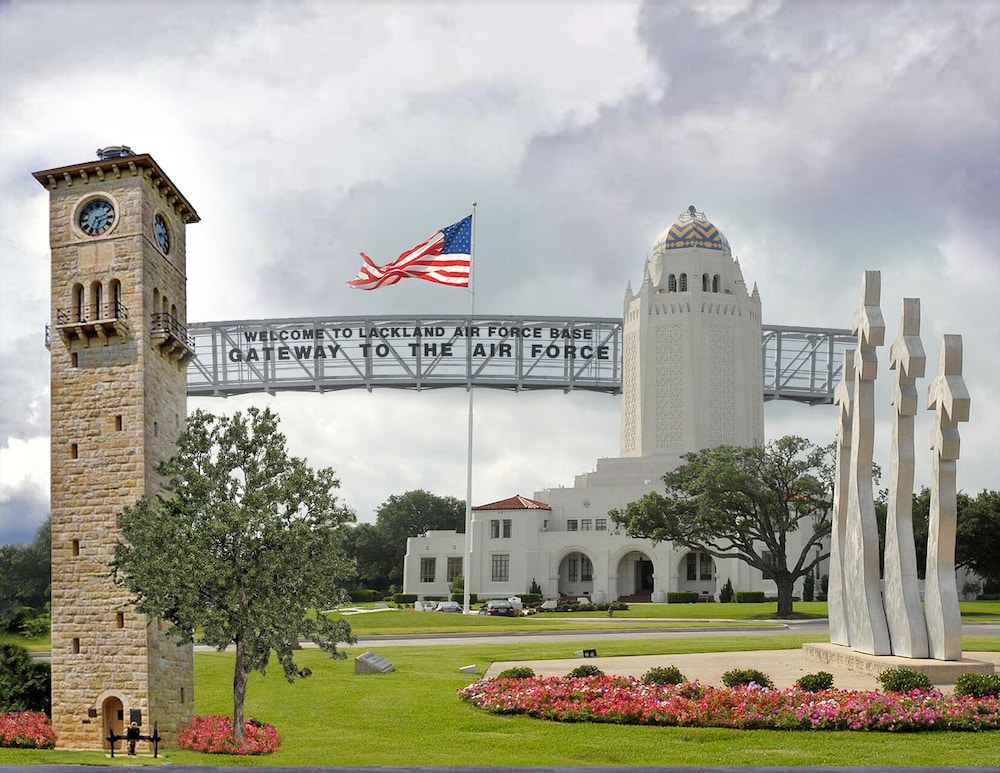 Econo Inn Lackland - photo 16