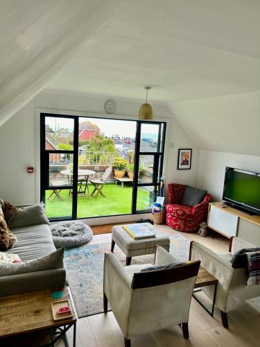 Modern centrally located beach view flat — 4-Star Luxury Hotel in Pevensey, United Kingdom