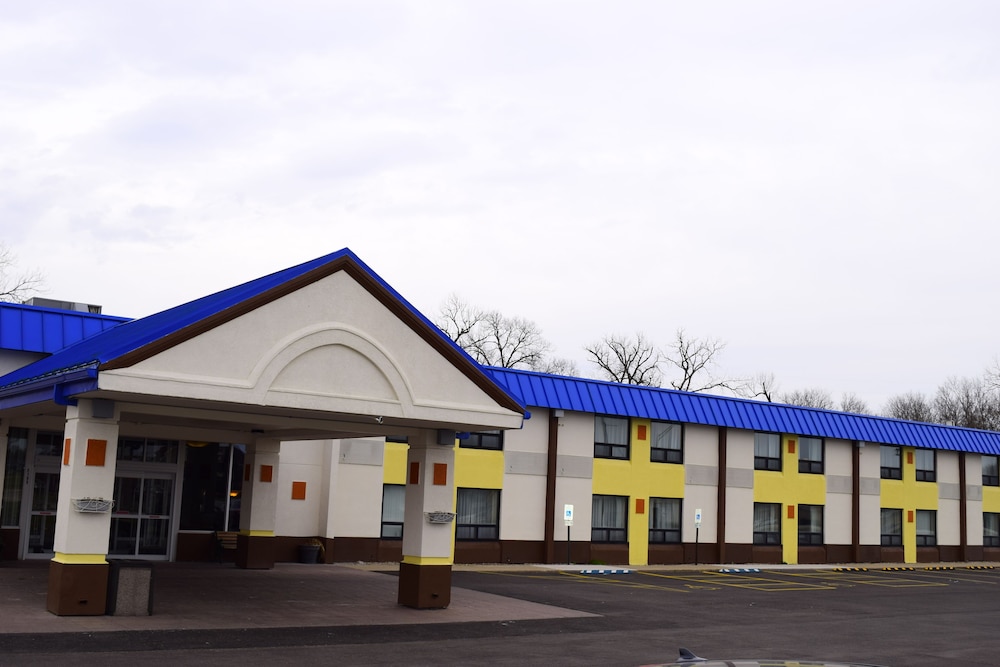 Days Inn by Wyndham Rock Falls - photo 61