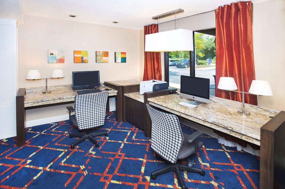 Hampton Inn & Suites Annapolis - photo 30