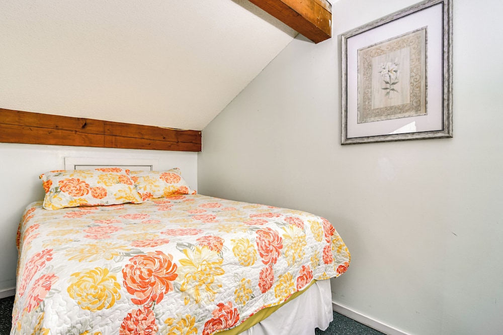 Resort Condo w Loft: 1 Mi to Attitash Mountain - photo 17