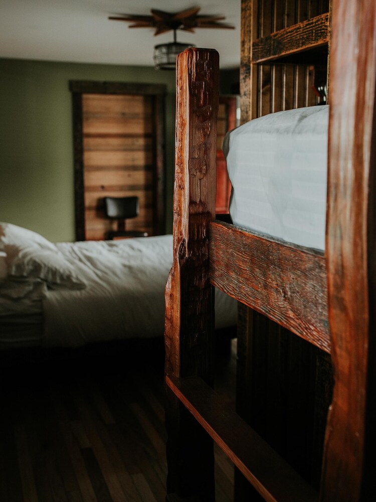 Pitchwood Inn - photo 4