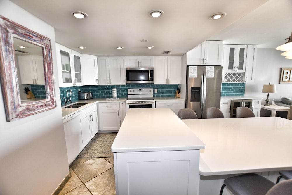 0212 Waters Edge Resort 3 Bedroom Condo by RedAwning - photo 15