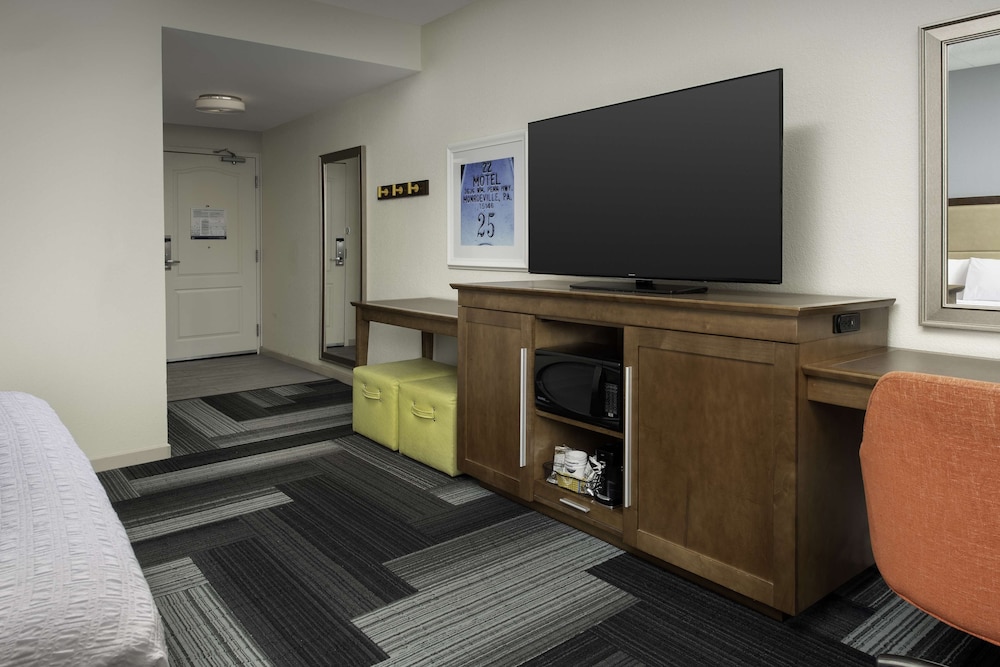 Hampton Inn Pittsburgh Monroeville - photo 6