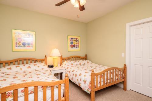Woodlands Wonder by Oak Island Accommodations - photo 4