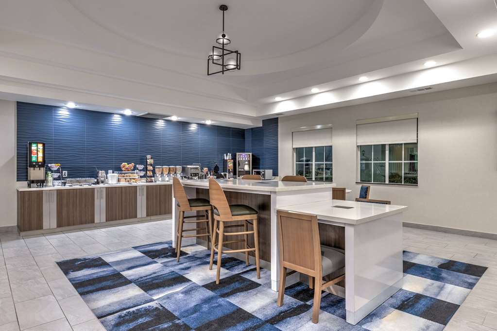 La Quinta Inn & Suites by Wyndham Allen at The Village - photo 32