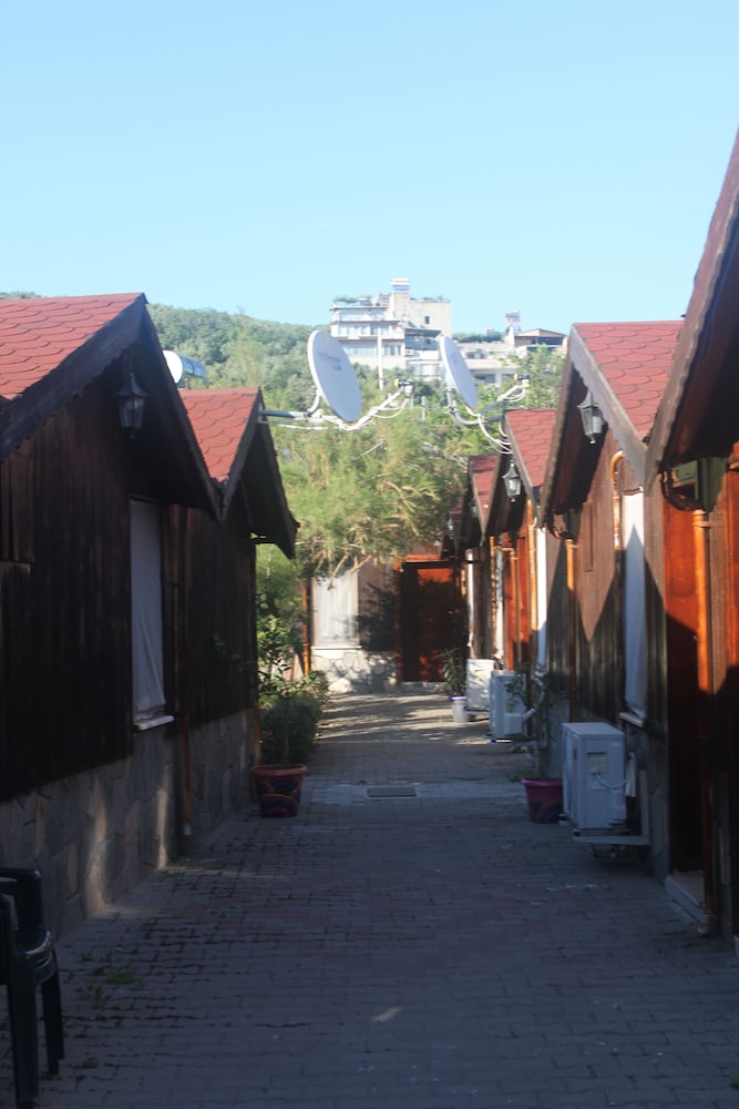Huzur Pansiyon — hotel in Mudanya