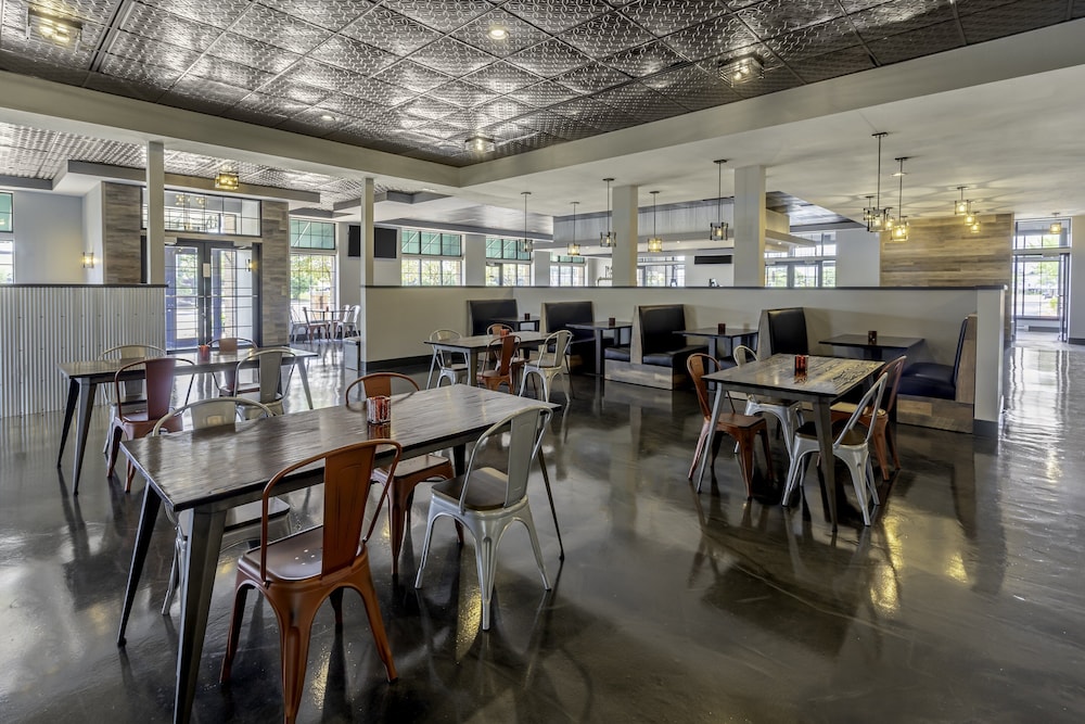 Holiday Inn & Suites Wausau Rothschild by IHG - photo 39
