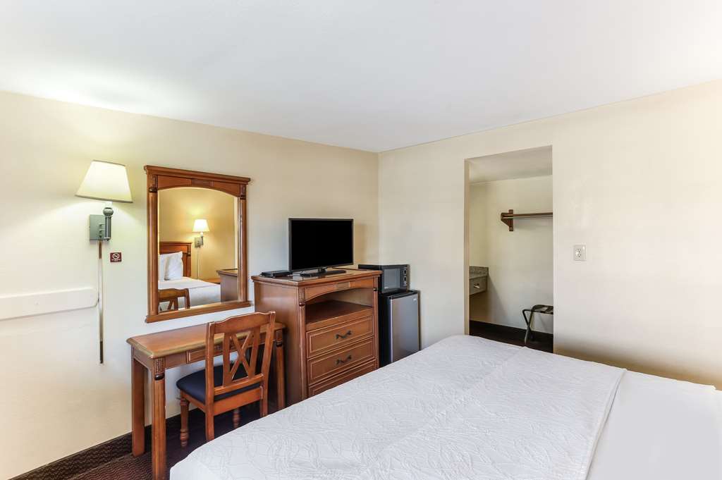 Americas Best Value Inn & Suites El Centro - photo 14