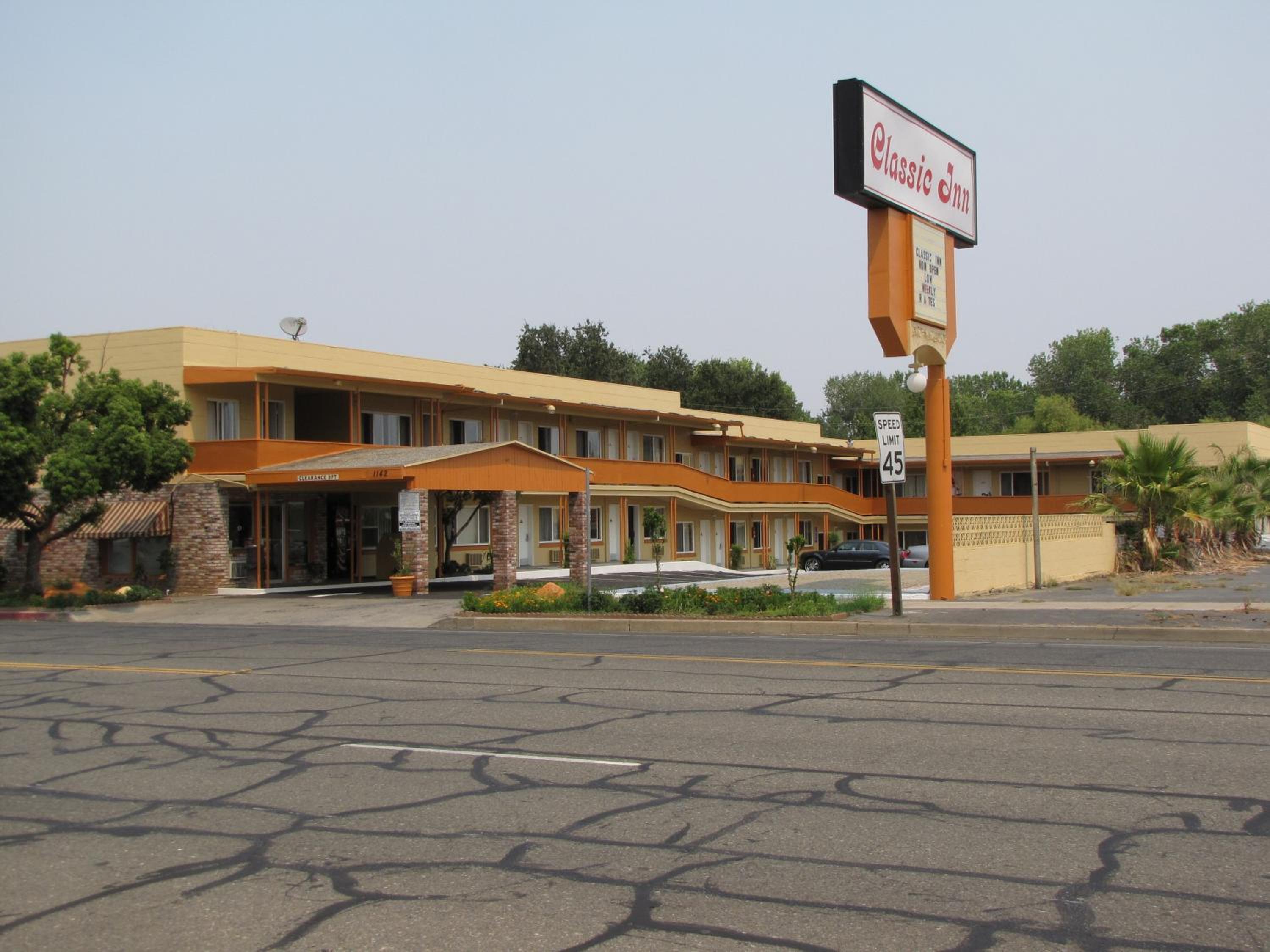 Classic Inn Red Bluff - photo 3