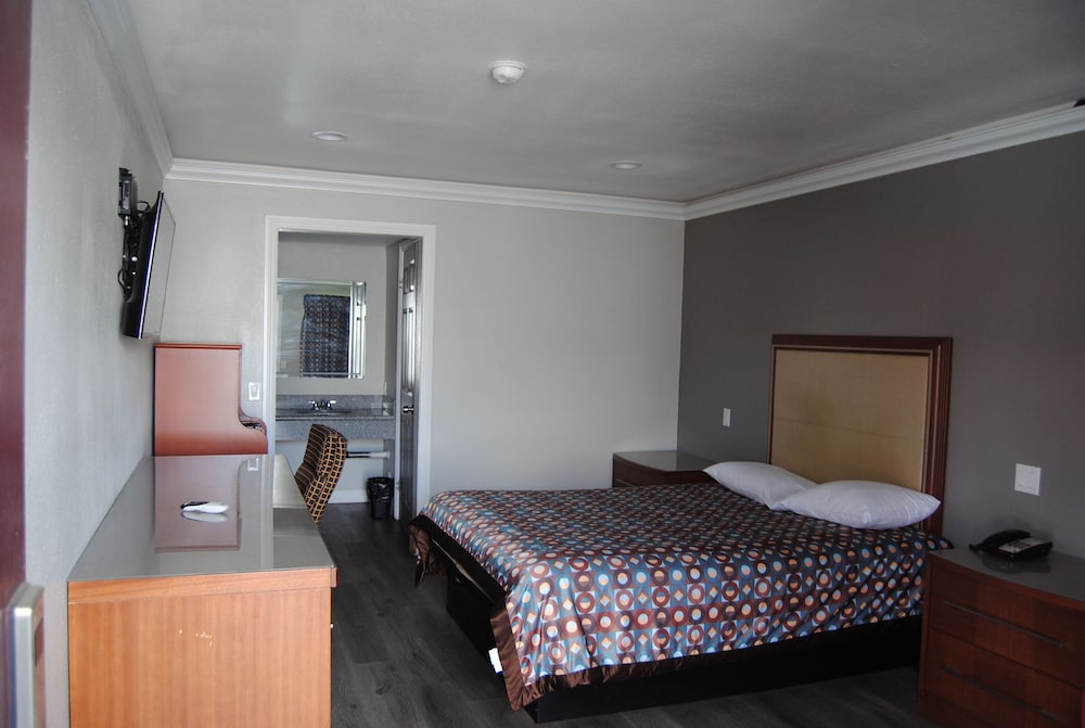 La Puente Inn Motel - photo 28
