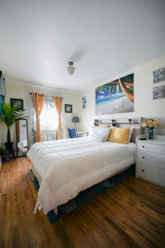 Chekells Cozy stay close to everything Free WIFI — 4-Star Luxury Hotel in Brooklyn, United States