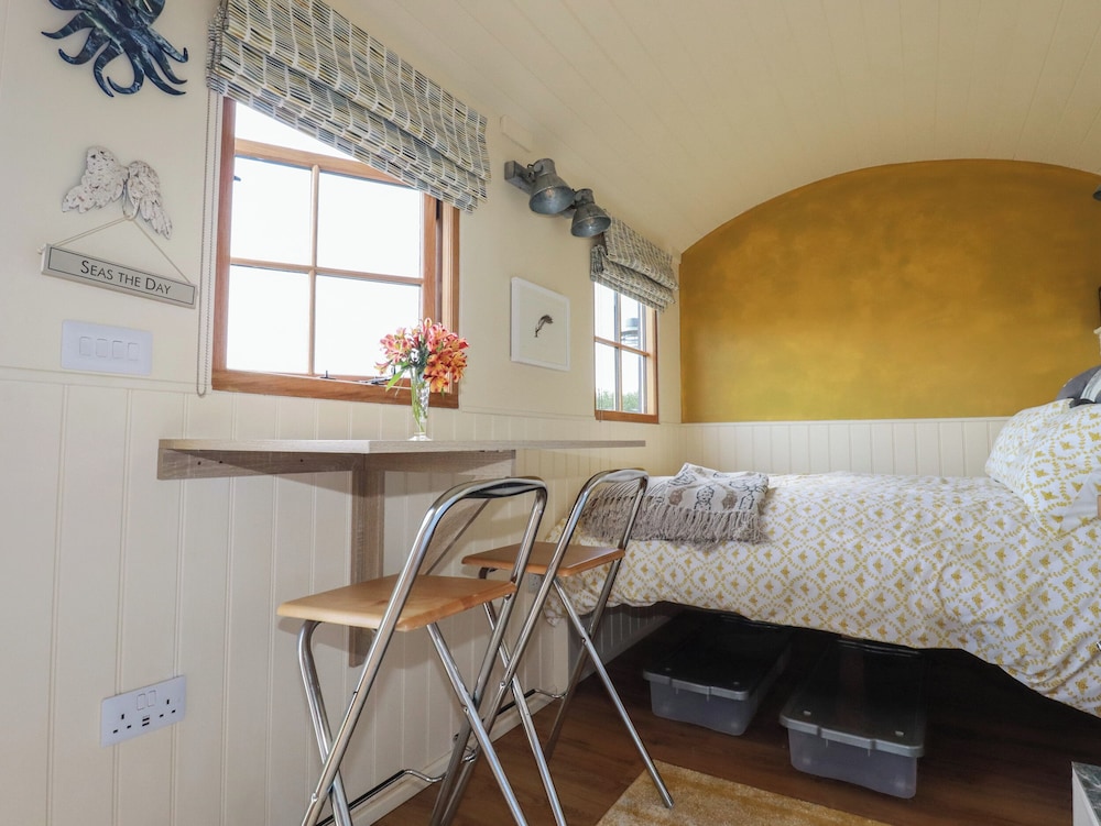 Dot May — Wadebridge — photo 2