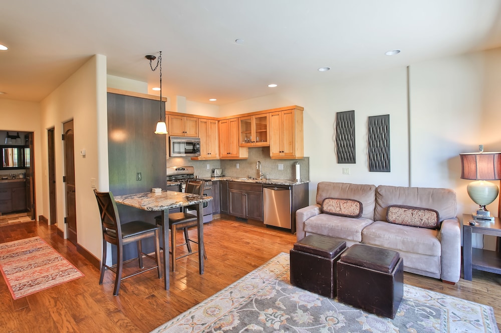 Columbia Cliff Villas Hotel - photo 2